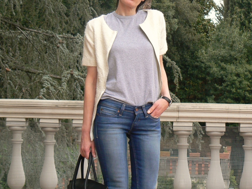 Levi's ID curve, ID curve slight, slim, Anastasia, Florence, Valentino shoes, t- shirt Asos, jacket H&M, casual look, new outfit, new look, sunday look,  grey shirt, white jacket, jeans look.